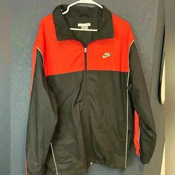 Nike Other - Men’s Nike vintage Y2K windbreaker red & blk XL ￼